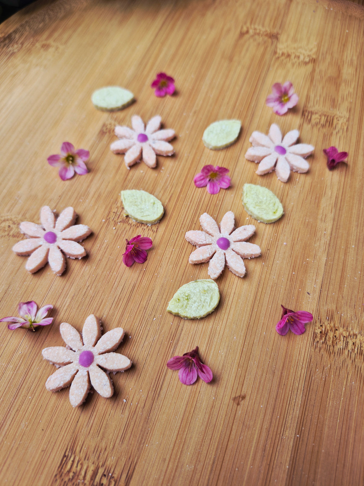 Bloomy Petals 🍃