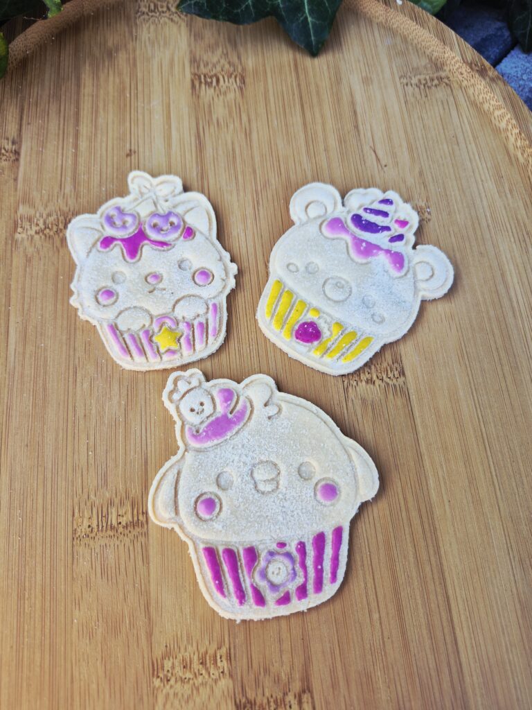 Cuddle Cakes appelsmaak hondenkoekjes met schattige cupcakevormen en roze icing
