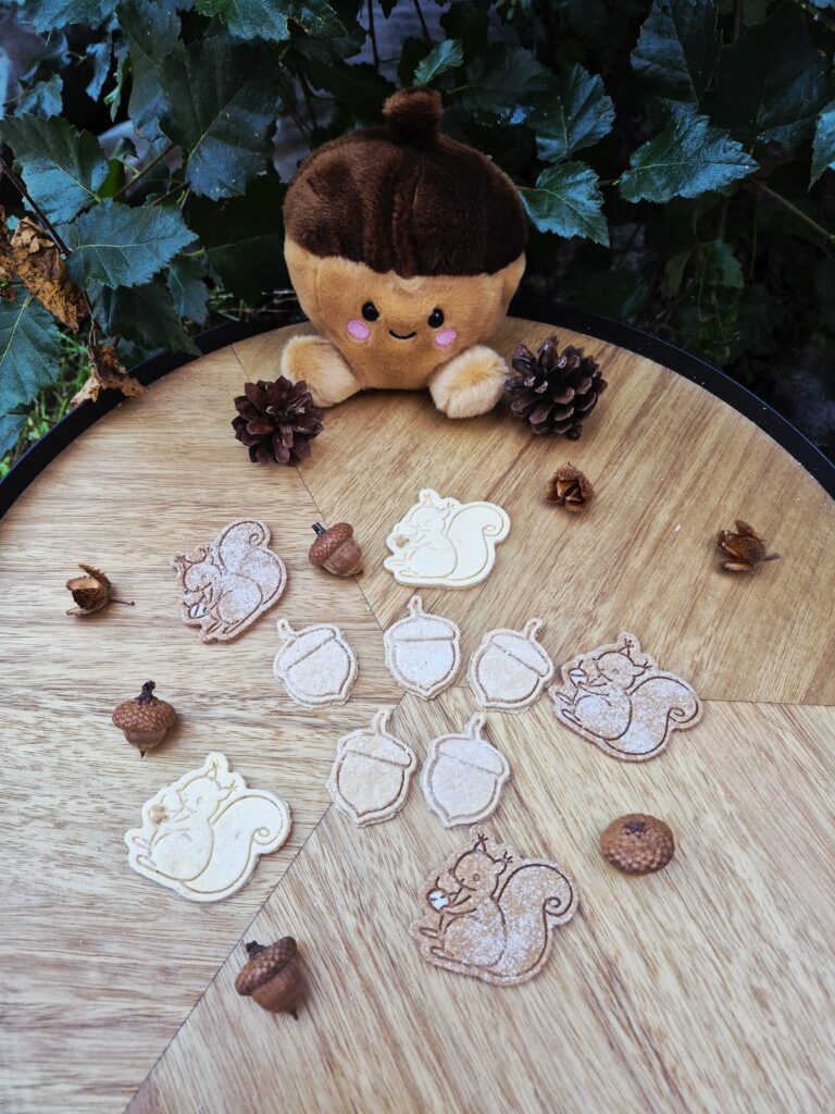 Ankie & Joppe go Choco-nuts hondenkoekjes met eekhoorntjes en eikeltjes