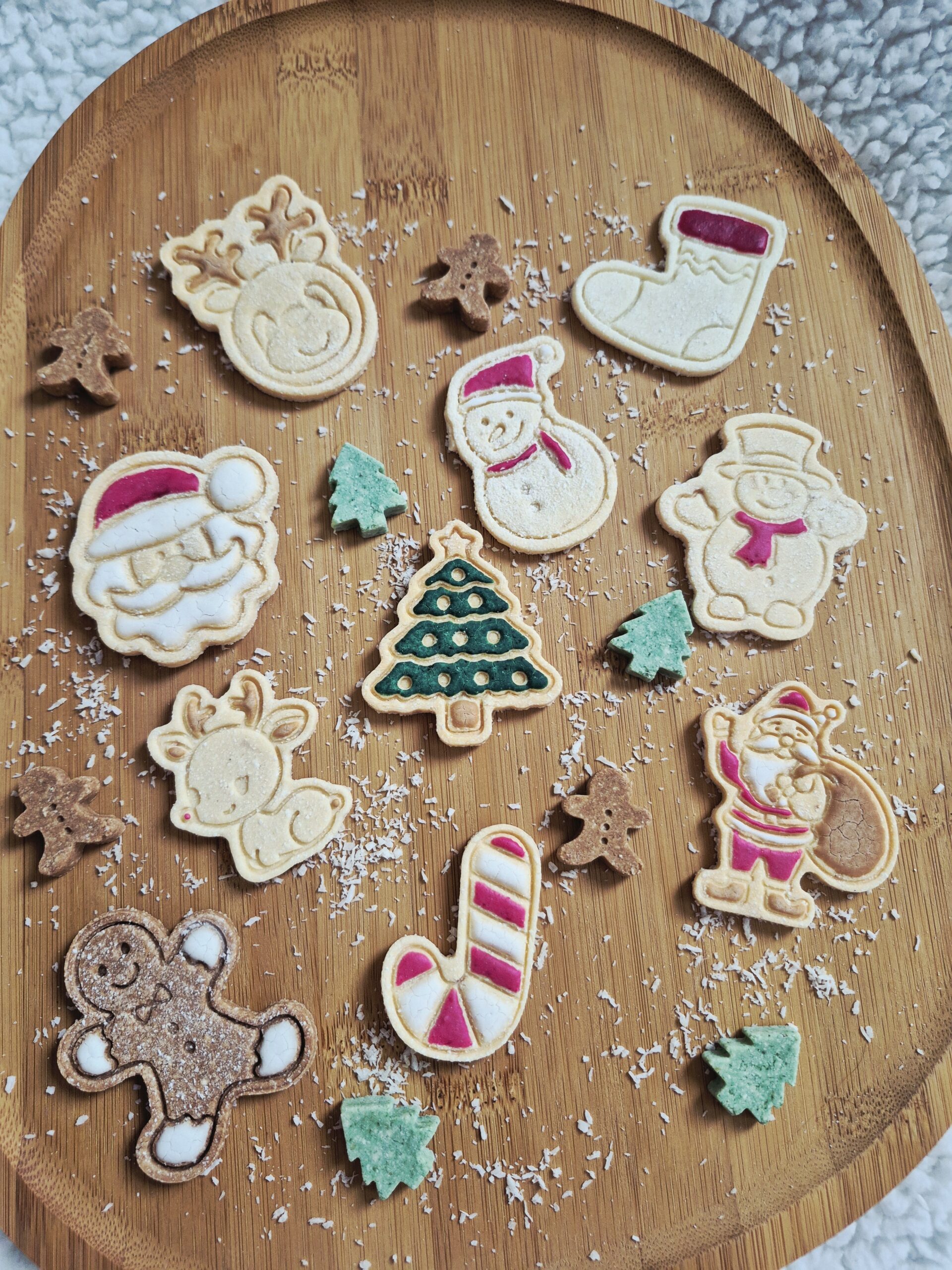 Kerstpakket 2 met gevarieerde kerstkoekjes voor honden