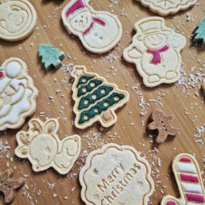 Kerstpakket 2 met gevarieerde kerstkoekjes voor honden
