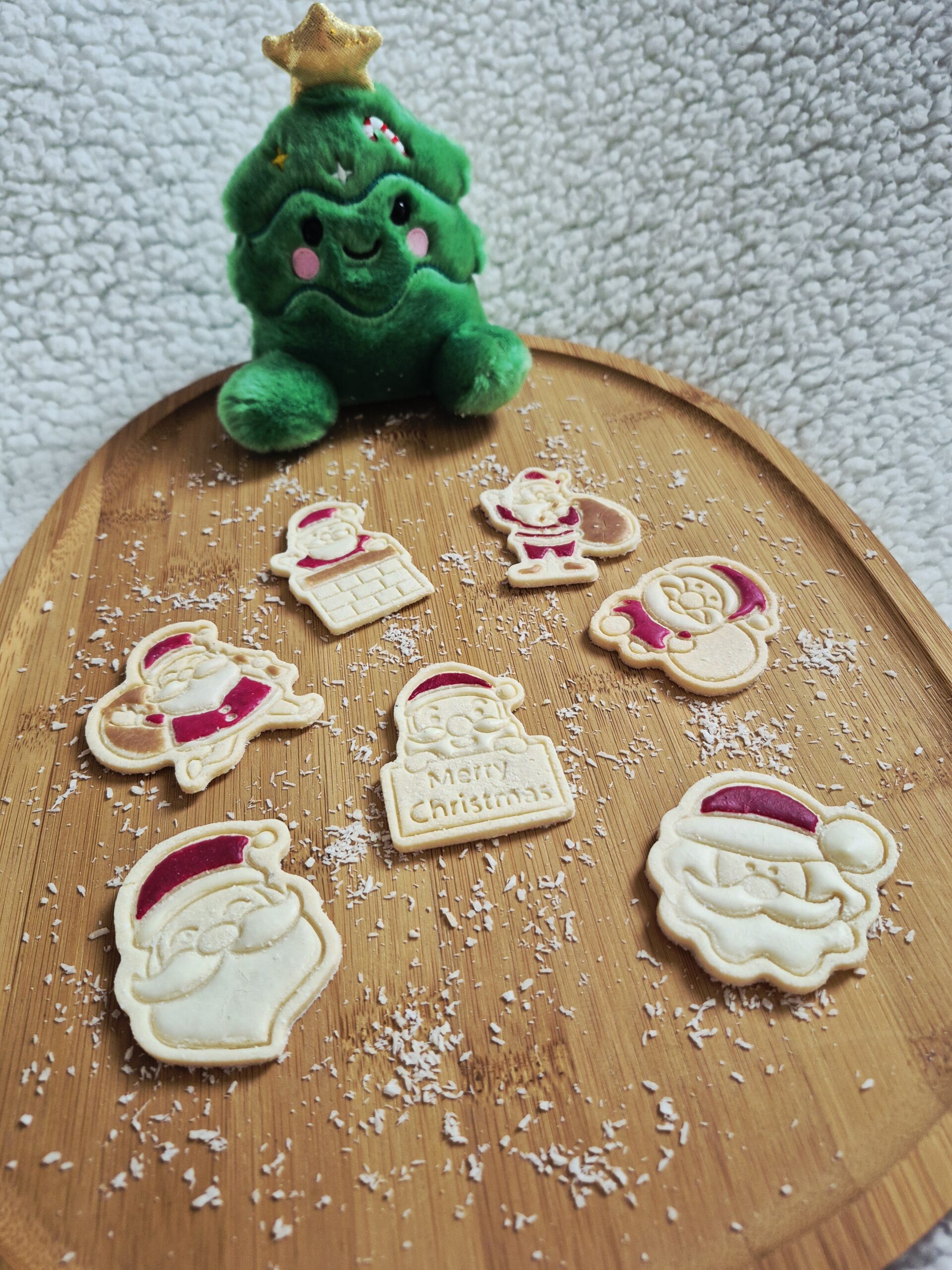 Santa Paws hondenkoekjes in verschillende vrolijke kerstmanfiguurtjes