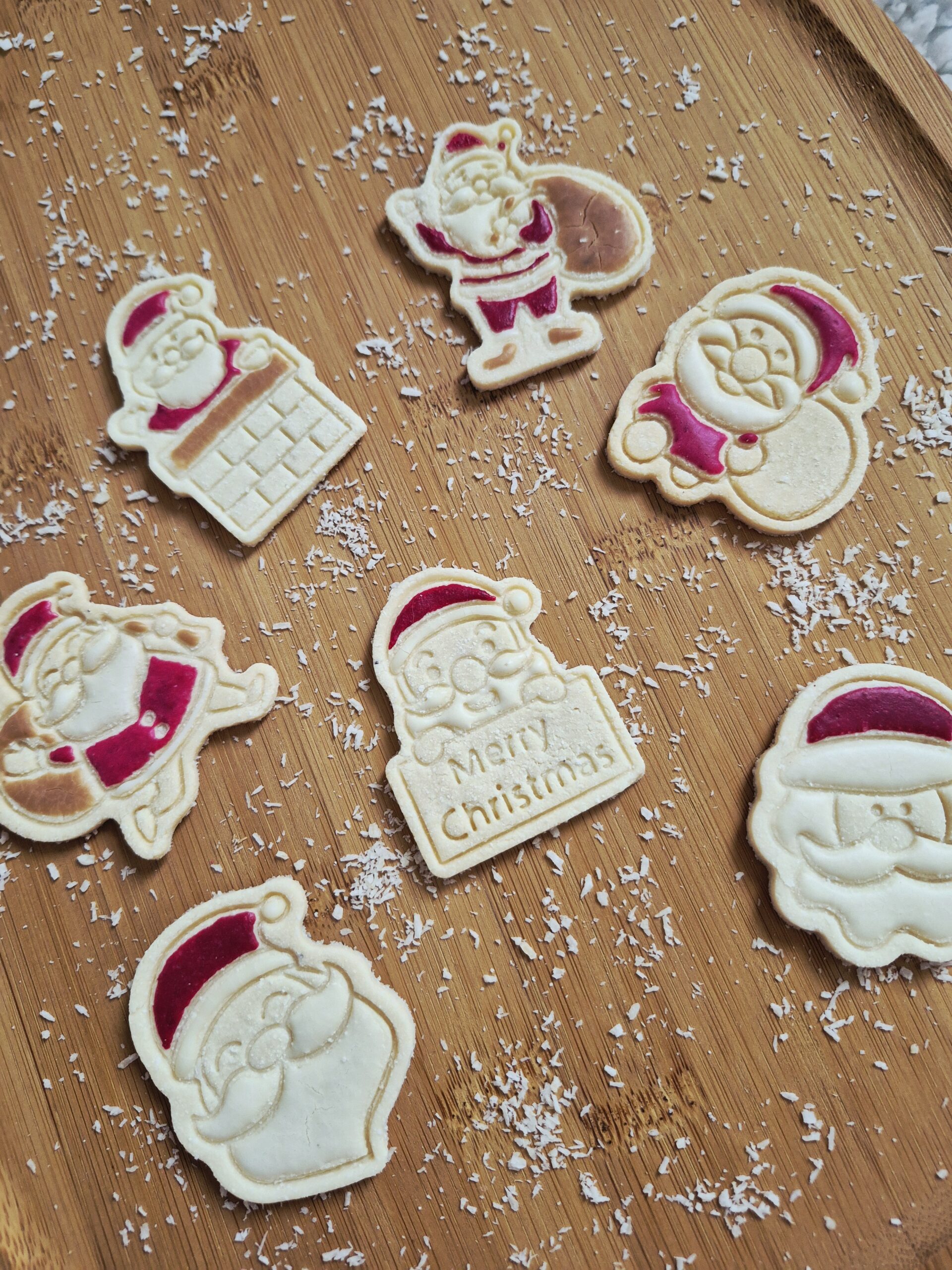 Santa Paws hondenkoekjes in verschillende vrolijke kerstmanfiguurtjes